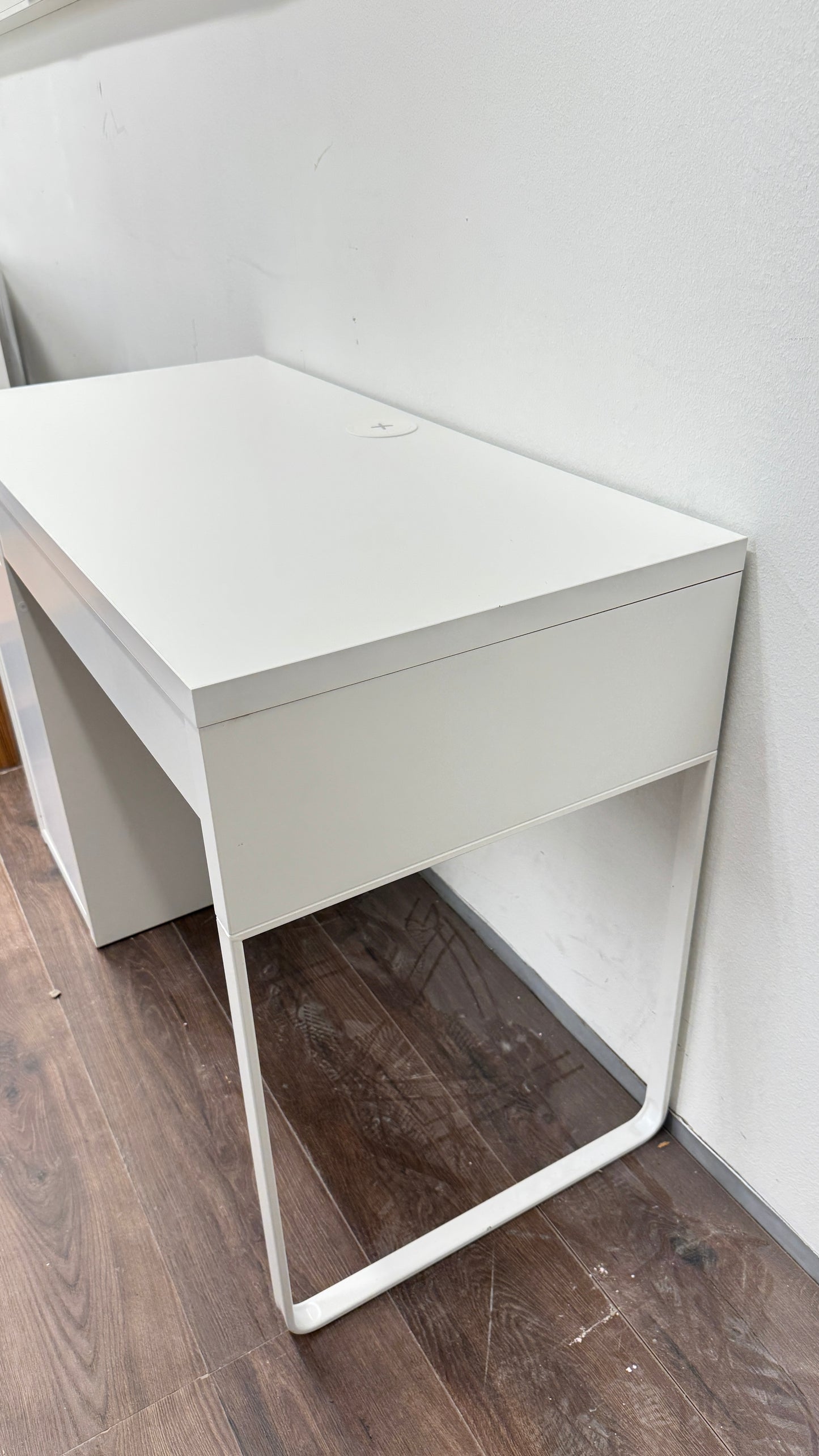 Ikea MICKE Työpöytä, valkoinen, 105x50 cm Kalustori
