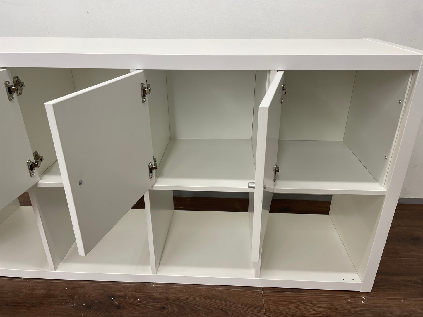 IKEA KALLAX Hylly ja 4 sisustetta, valkoinen Kalustori