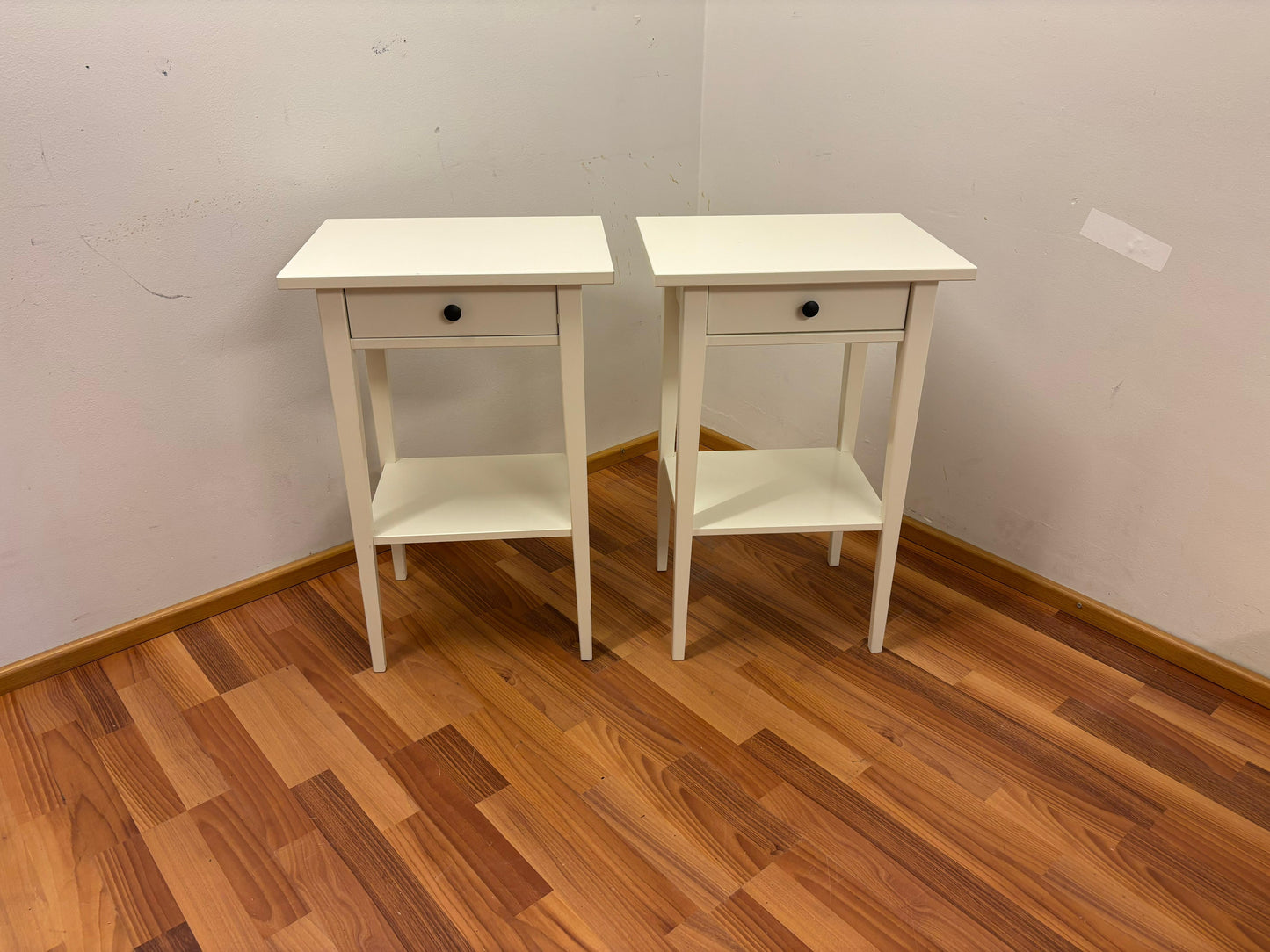 Ikea Hemnes Yöpöytä 2 KPL