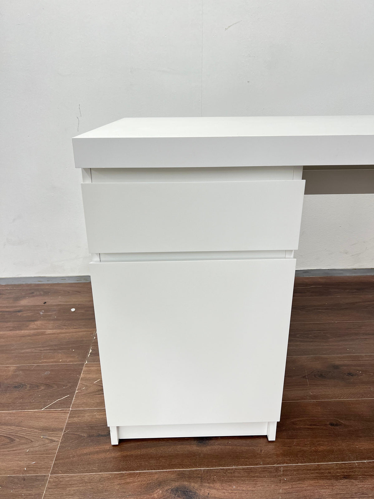 Ikea MALM Työpöytä, valkoinen,140x65 cm Kalustori