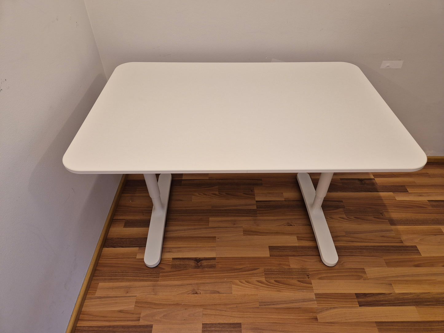 Ikea Bekant Työpöytä