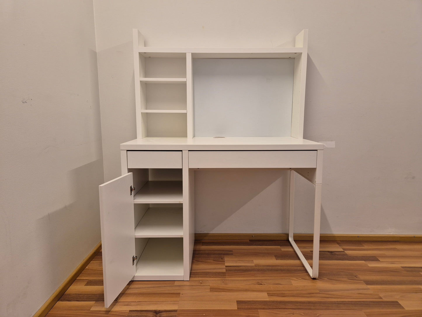 Ikea Micke Työpöytä