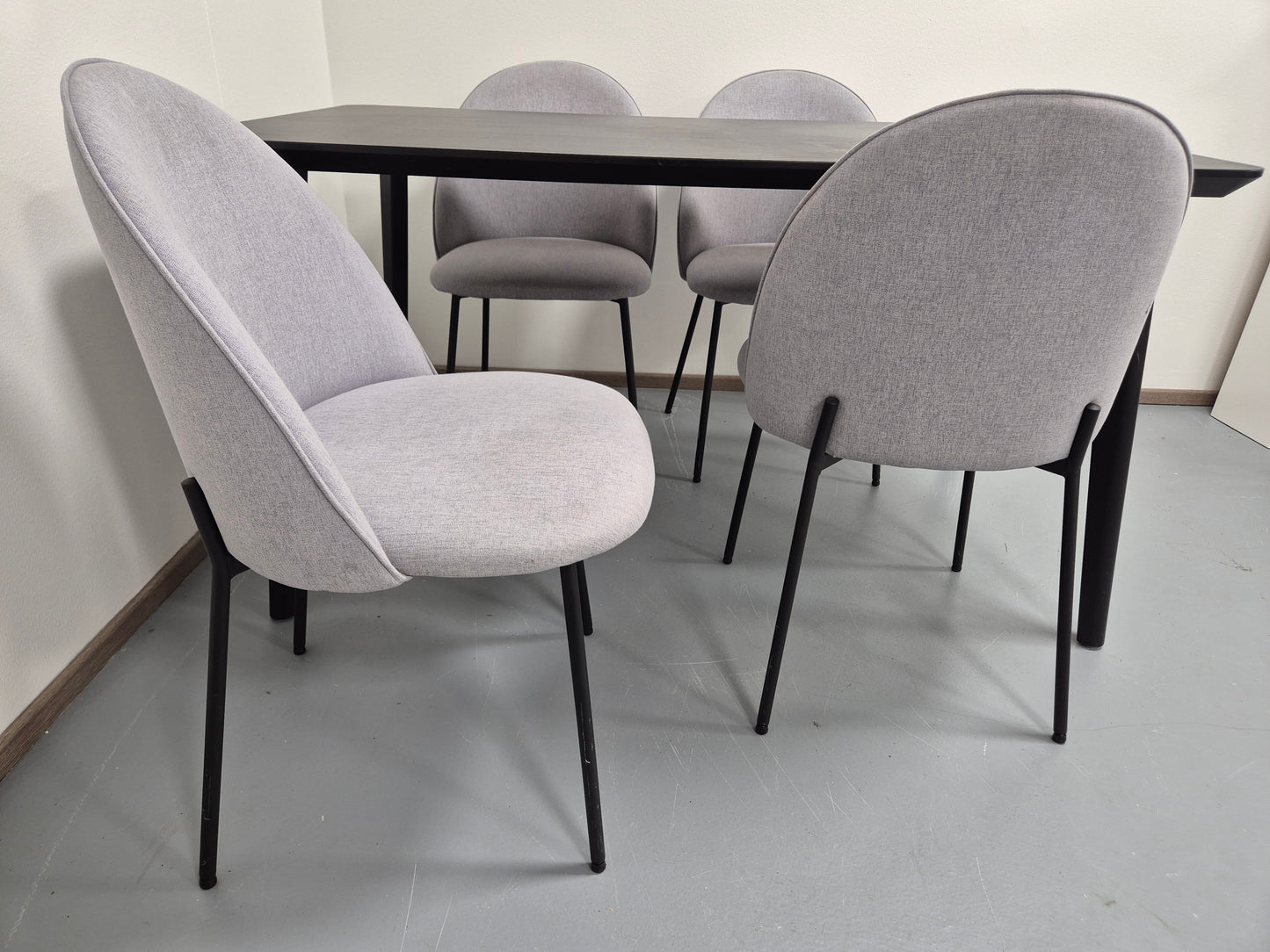 Ikea LISABO Ruokapöytä ja 4 Tuolia