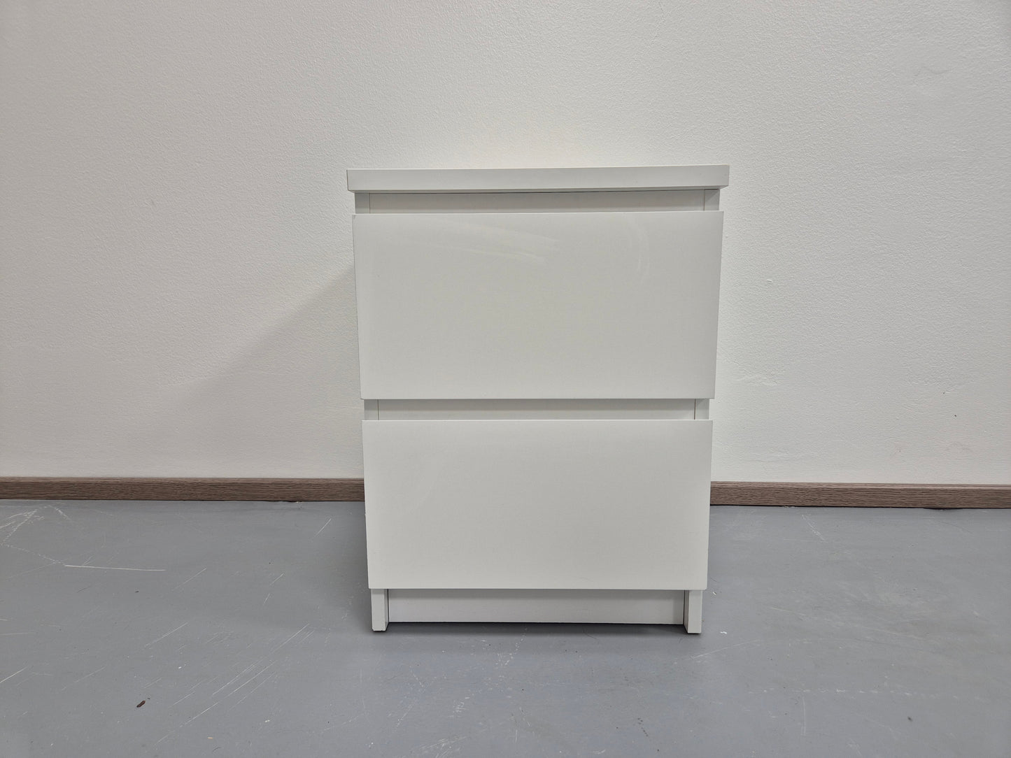 Ikea Malm Yöpöytä