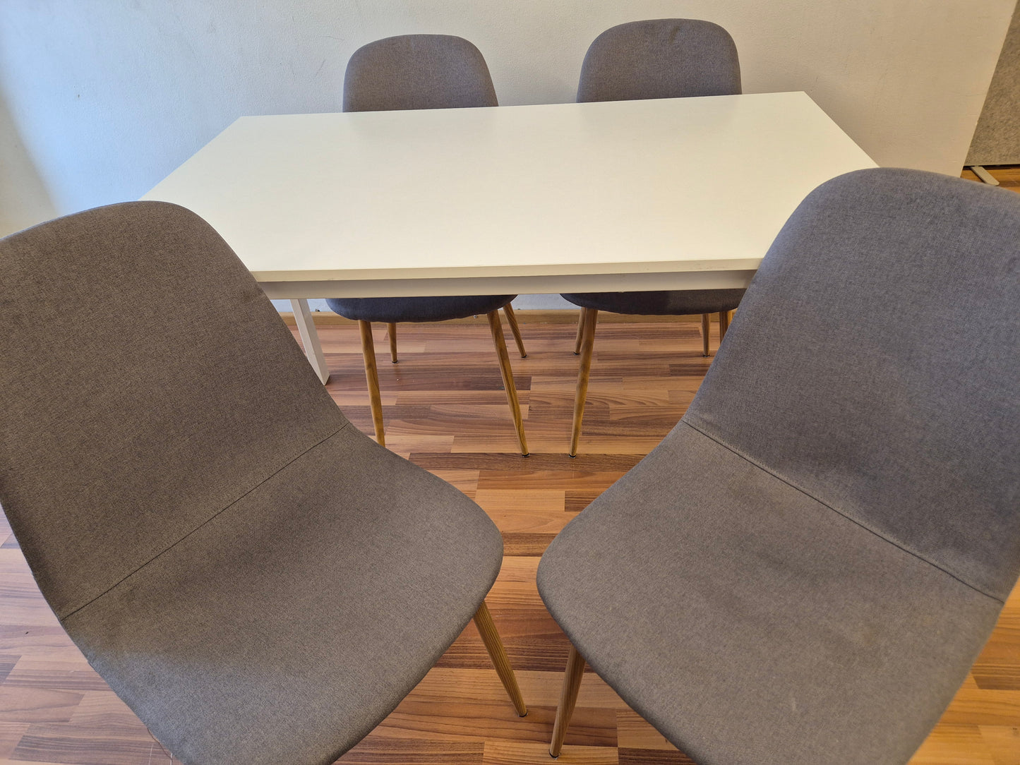 Ikea Melltrop Ruokapöytä ja 4 Tuolia