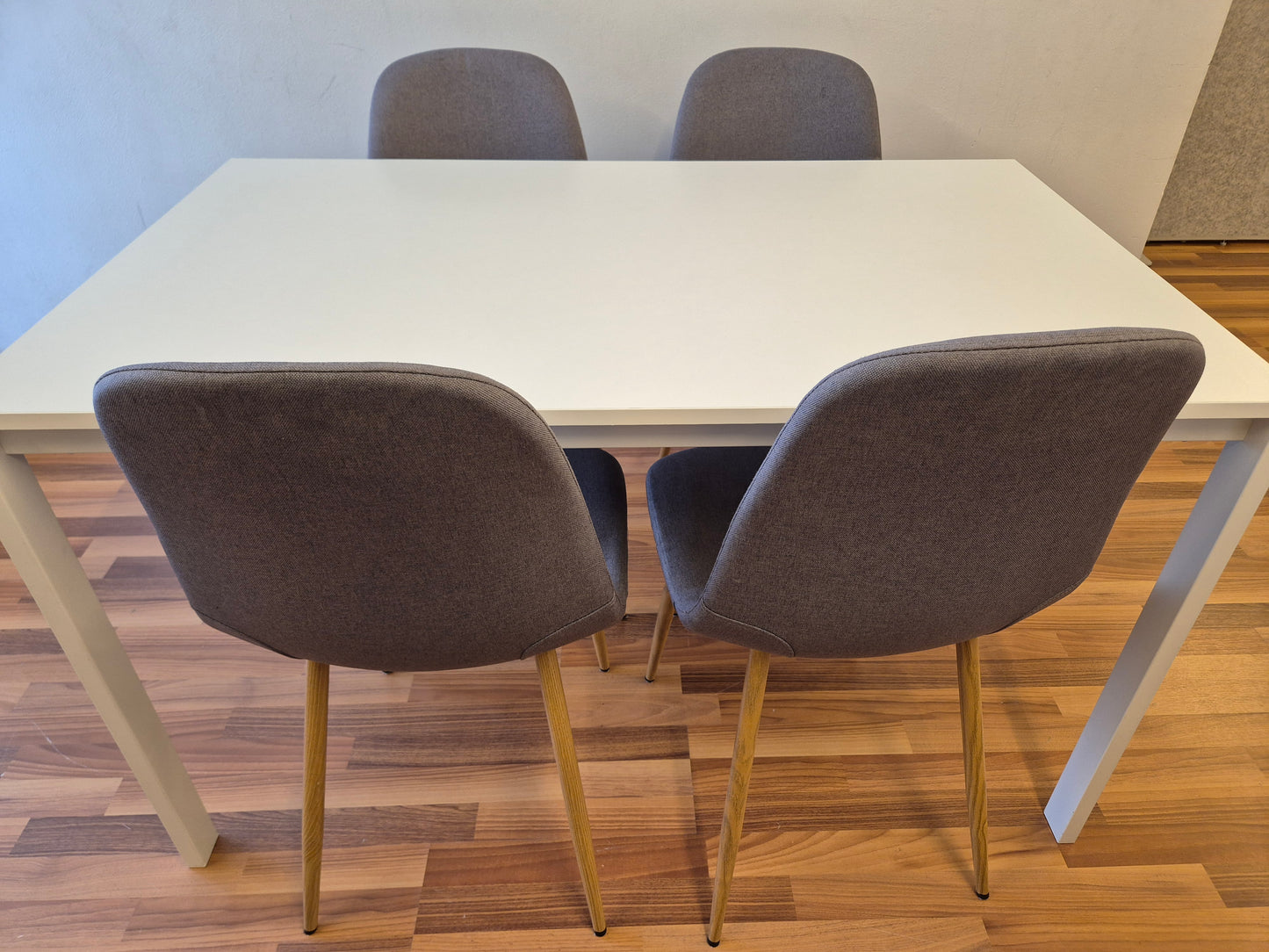 Ikea Melltrop Ruokapöytä ja 4 Tuolia