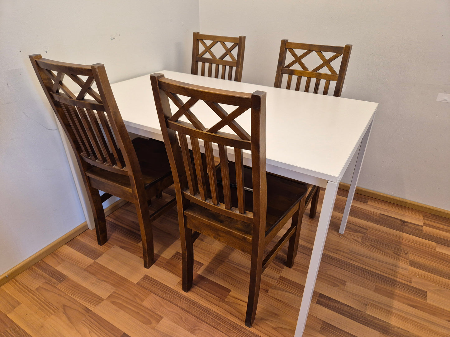 Ikea Melltrop Ruokapöytä ja 4 Tuolia