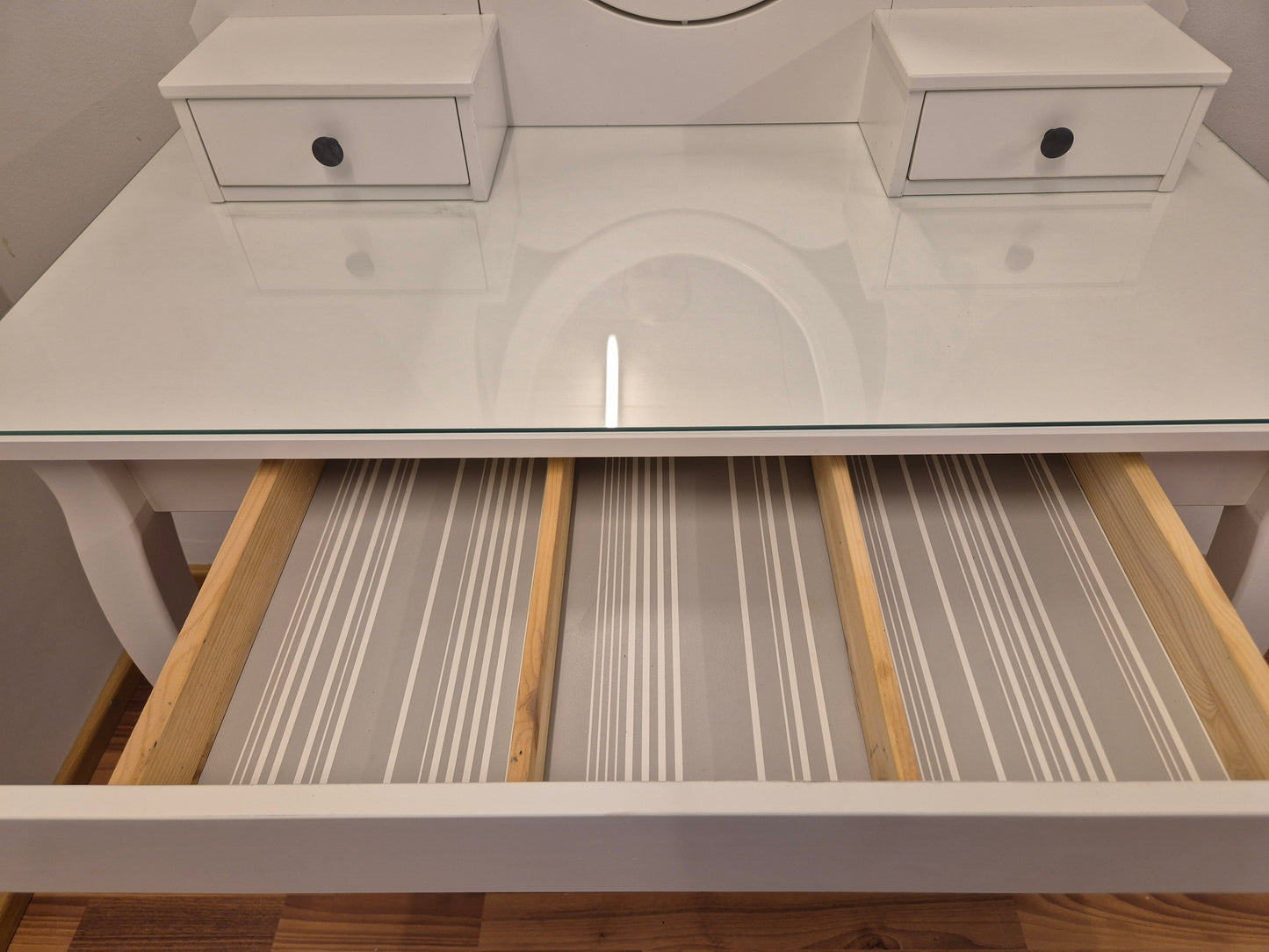 Ikea Hemnes Meikkippöytä/Kampauspöytä