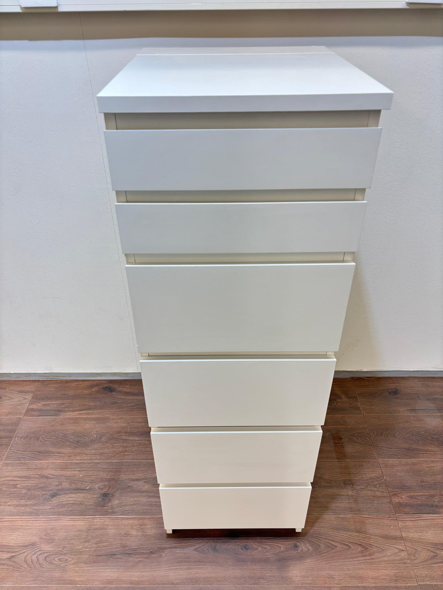 IKEA MALM Lipasto Peilillä Kalustori