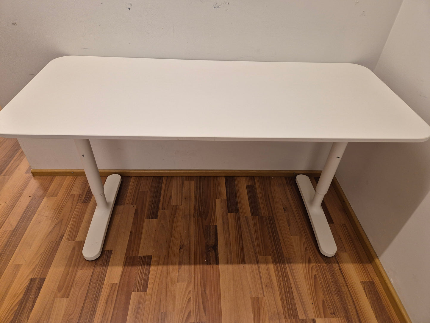Ikea Bekant Työpöytä