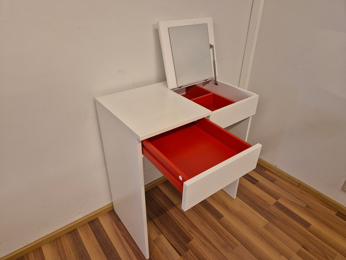 Ikea Brimnes Meikkipöytä