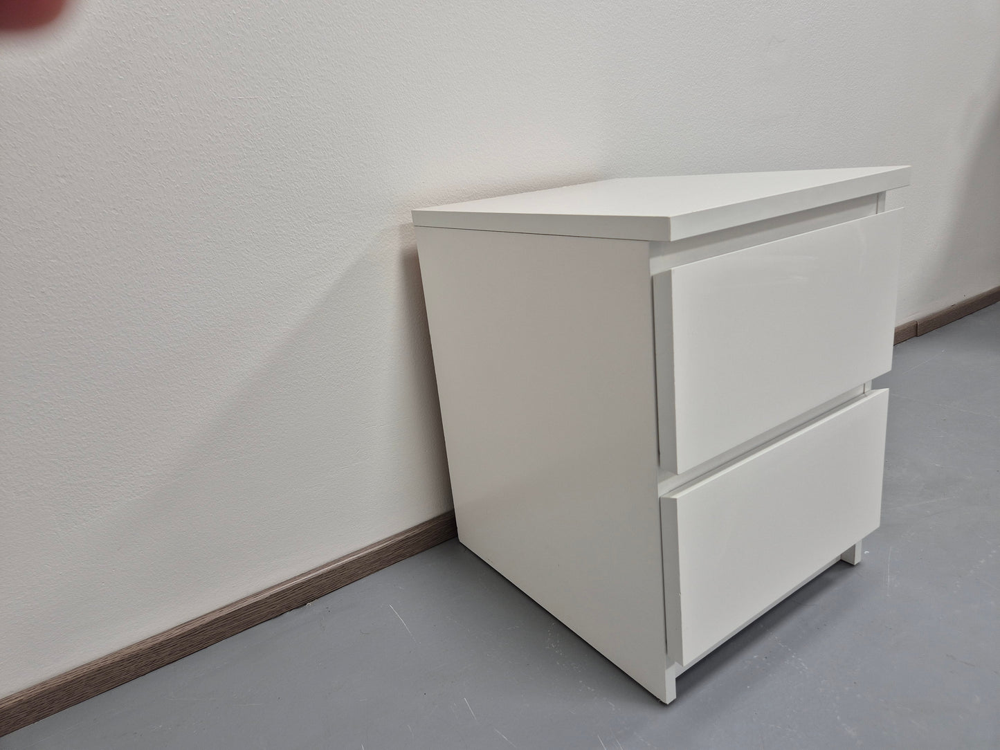 Ikea Malm Yöpöytä