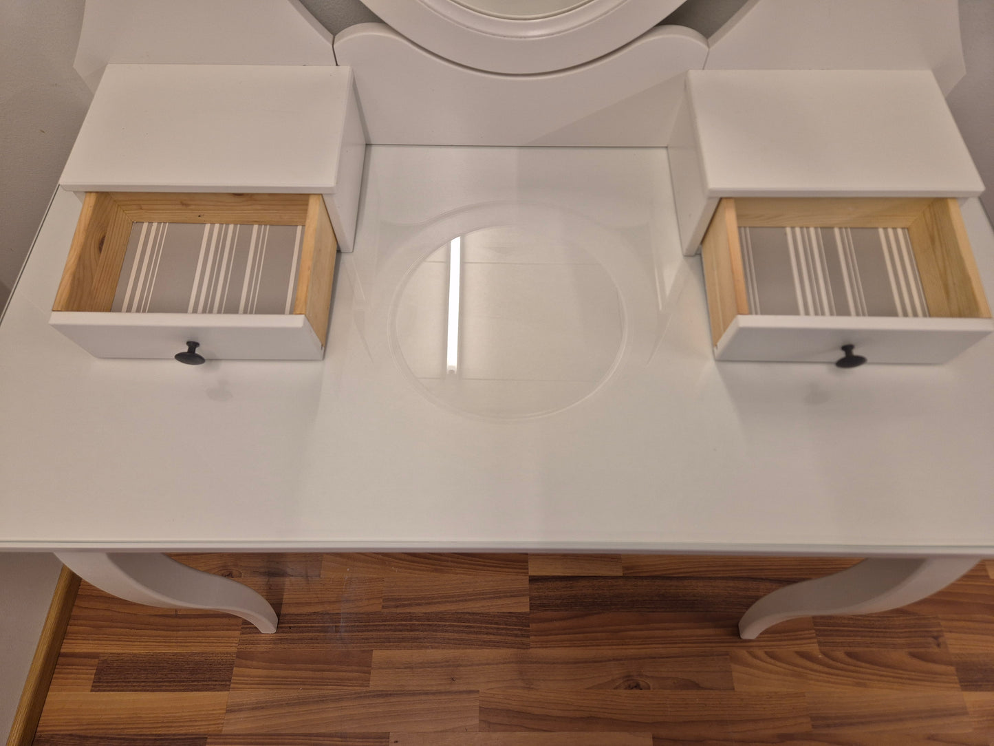Ikea Hemnes Meikkippöytä/Kampauspöytä