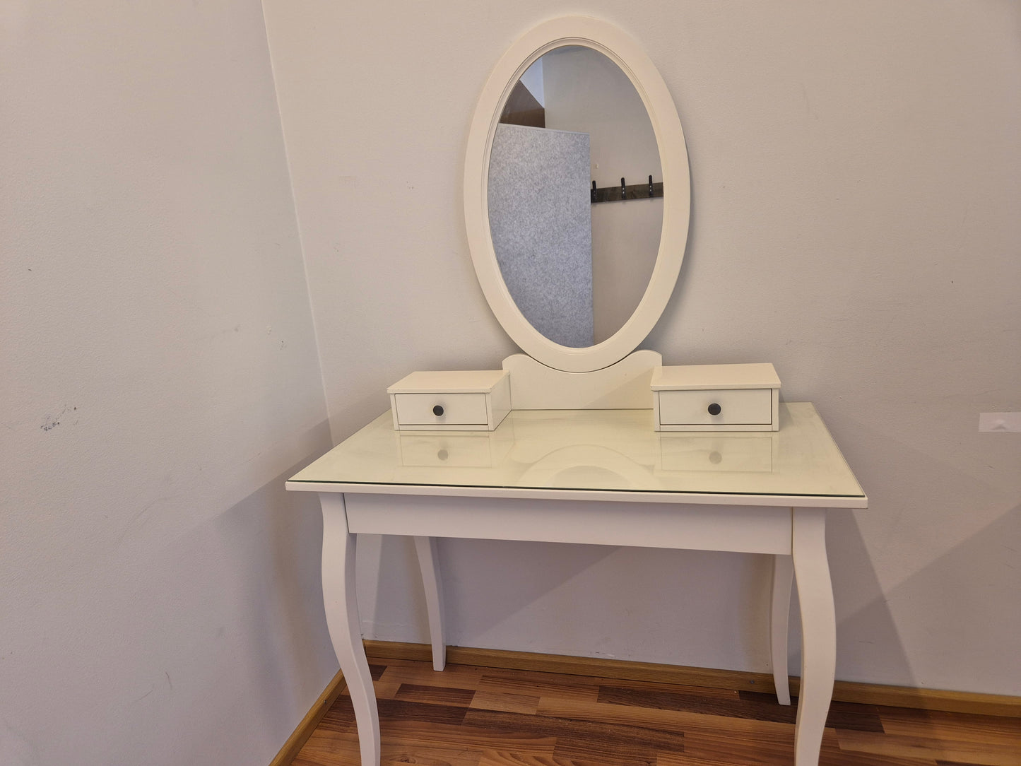 Ikea Hemnes Meikkipöytä