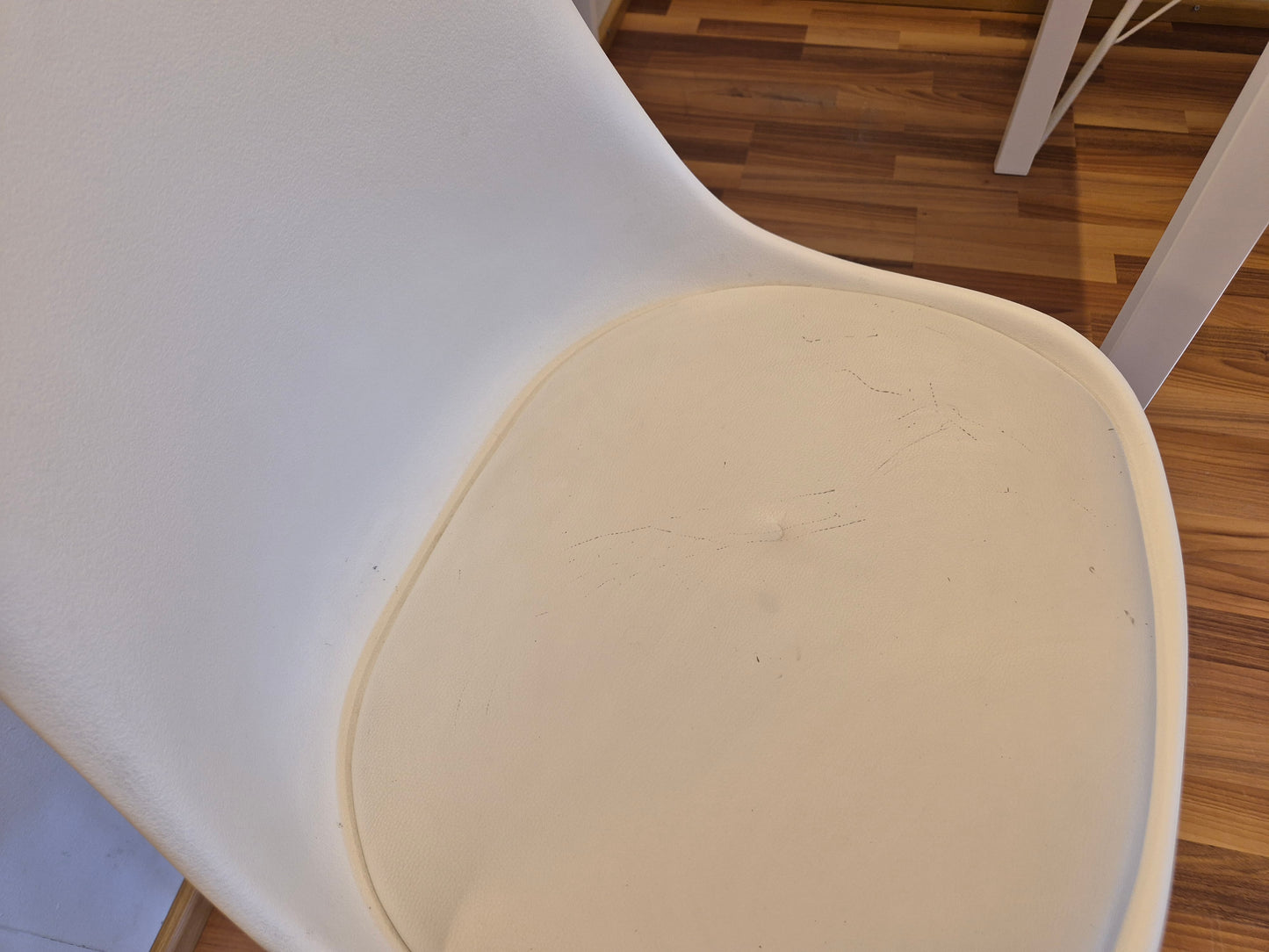 Ikea Melltorp Ruokapöytä ja 2 Tuolia