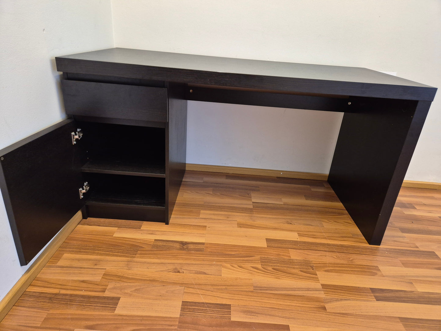 Ikea Malm Työpöytä