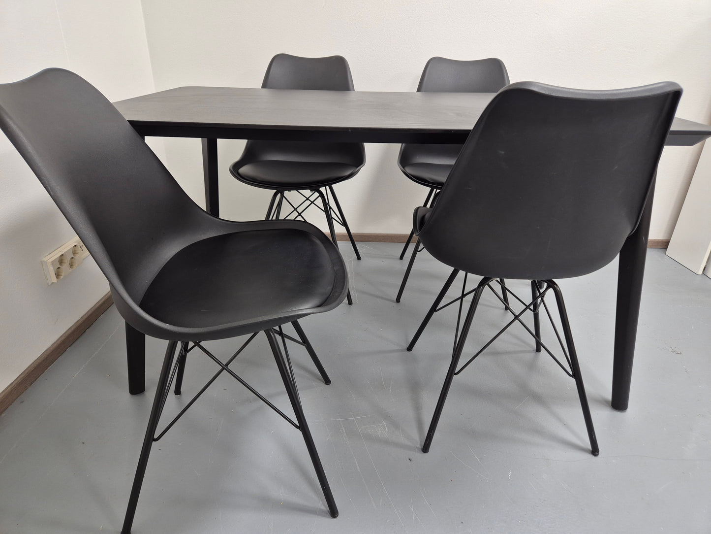 Ikea LISABO Ruokapöytä ja 4 Tuolia