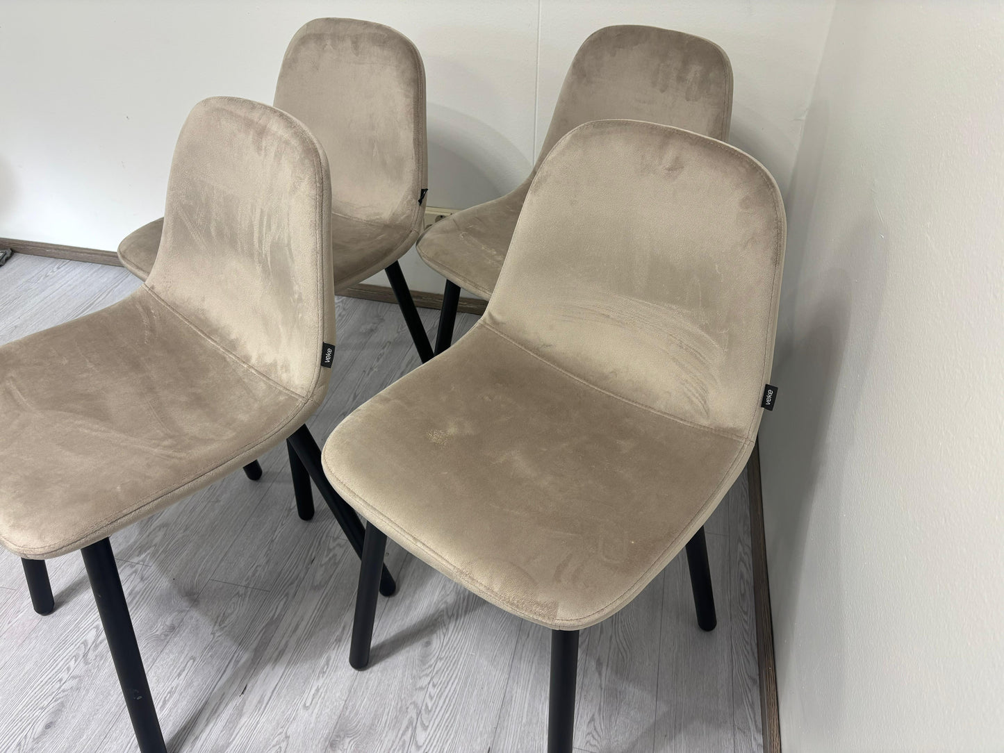 Veke Ruokapöydän Tuolit Kalustori