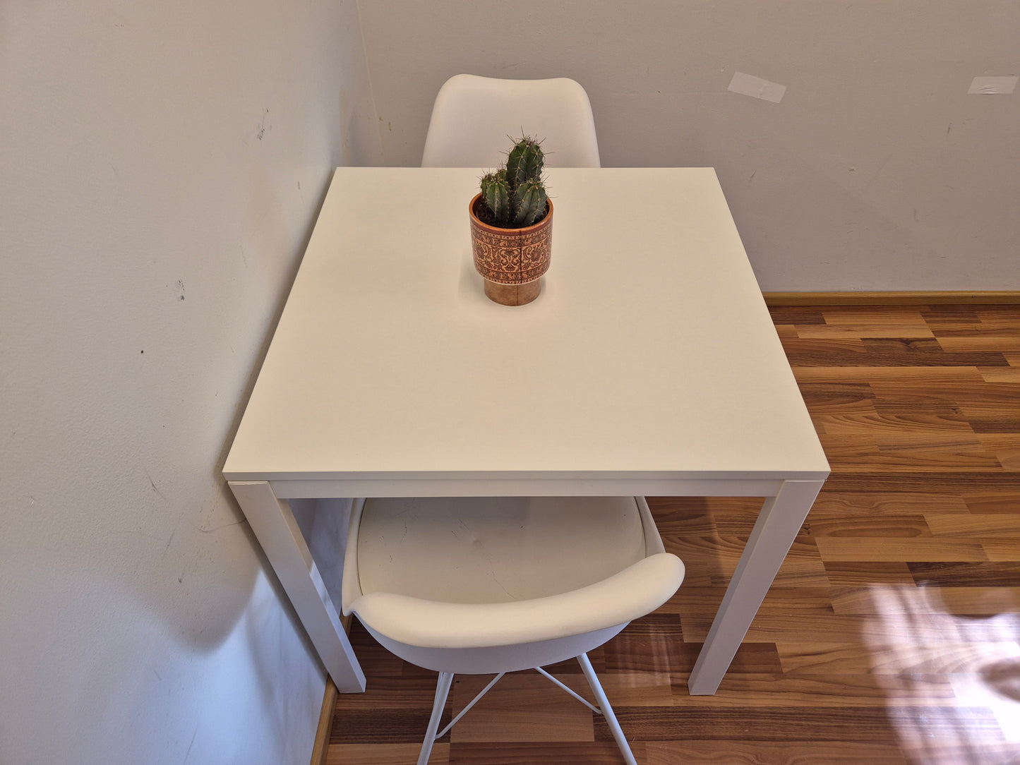 Ikea Melltorp Ruokapöytä ja 2 Tuolia