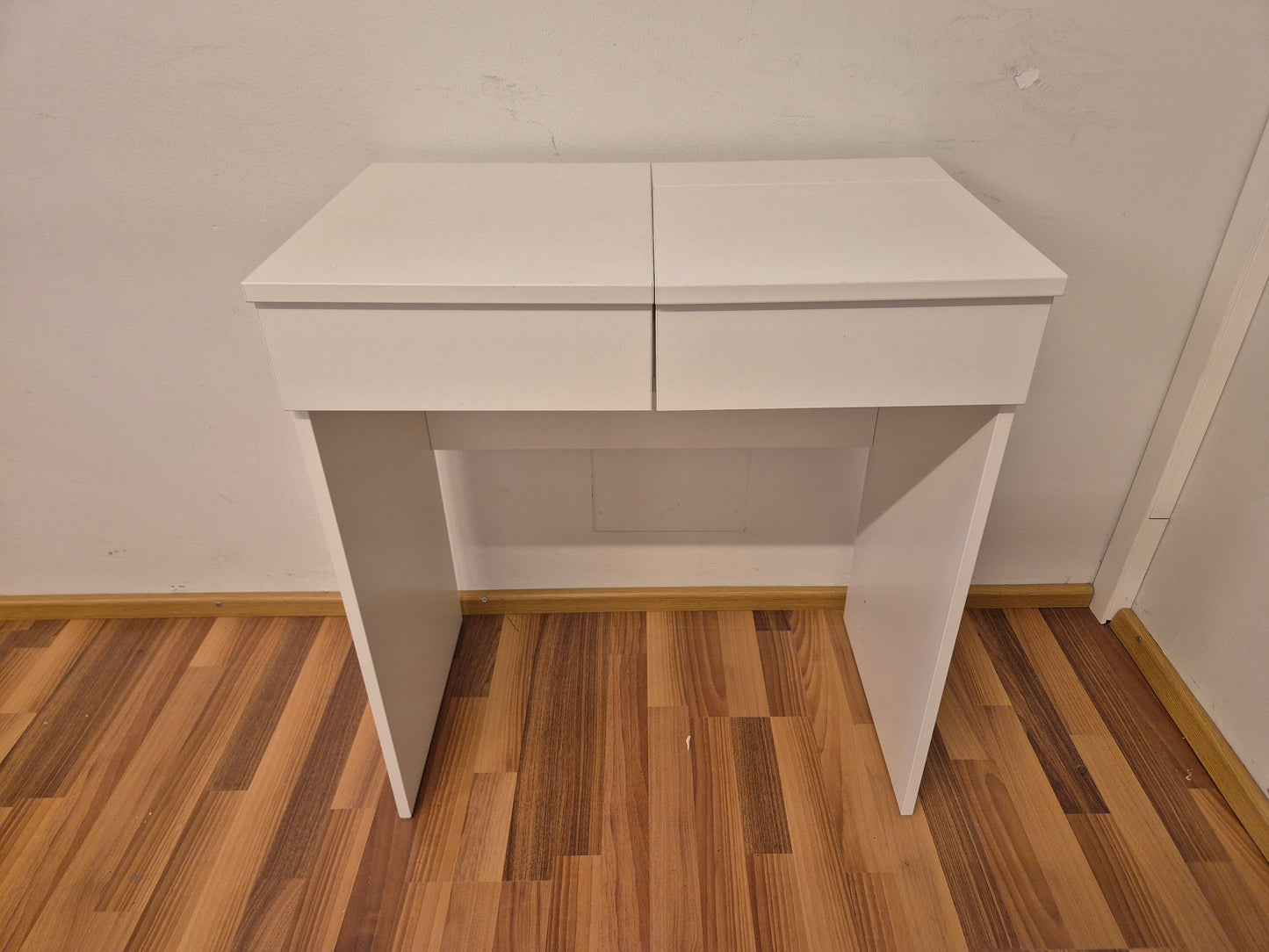 Ikea Brimnes Meikkipöytä