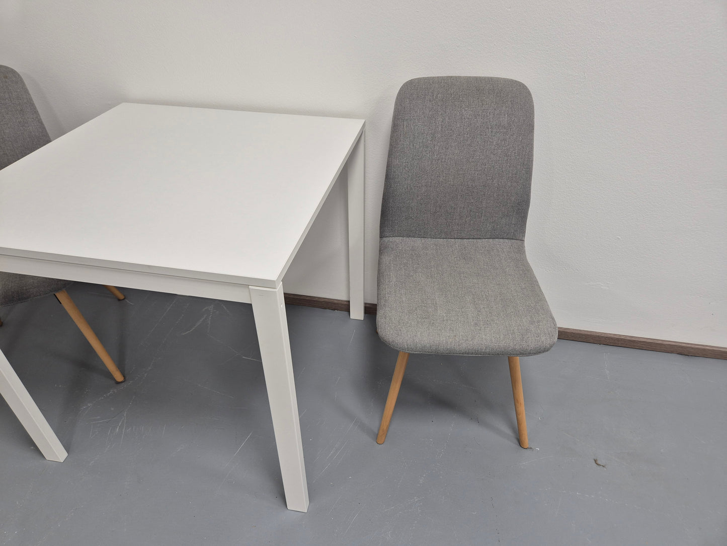 Ikea Melltorp Ruokapöytä ja 2 Tuoli