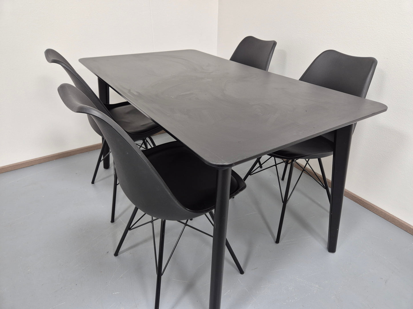 Ikea LISABO Ruokapöytä ja 4 Tuolia
