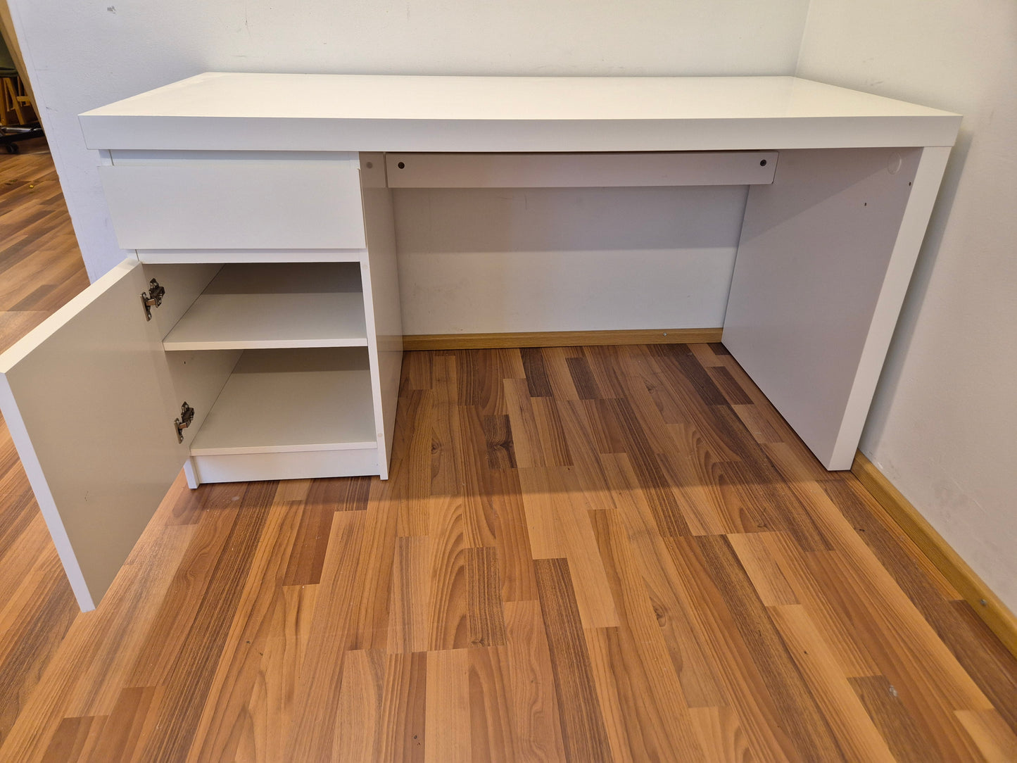 Ikea Malm Työpöytä