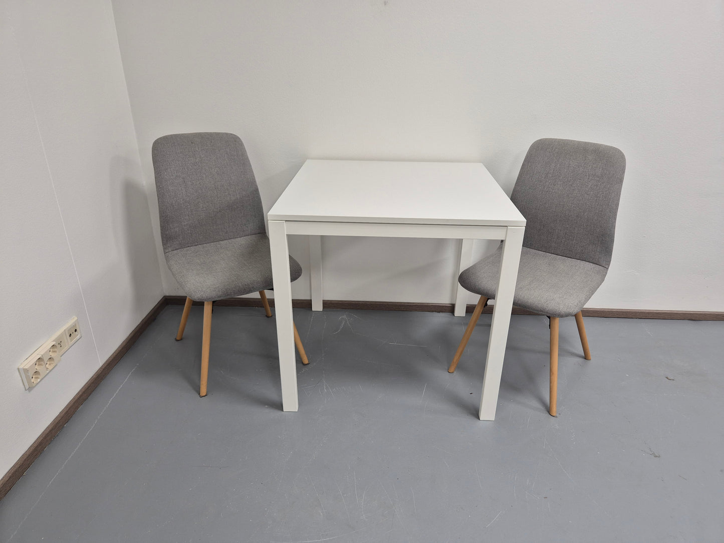 Ikea Melltorp Ruokapöytä ja 2 Tuoli