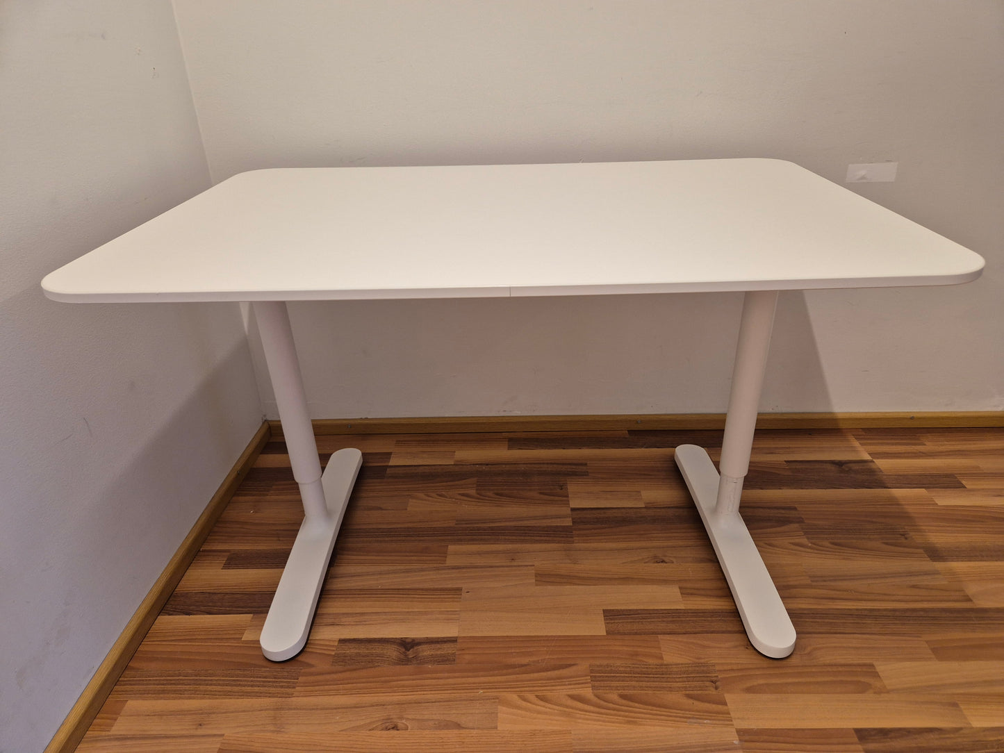Ikea Bekant Työpöytä