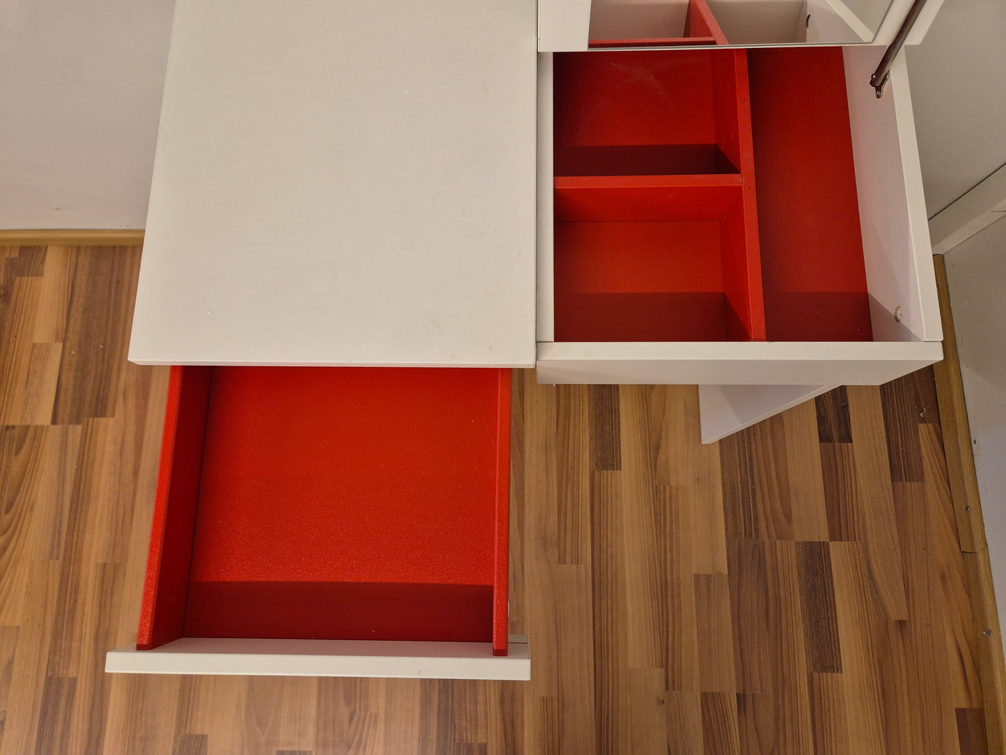 Ikea Brimnes Meikkipöytä