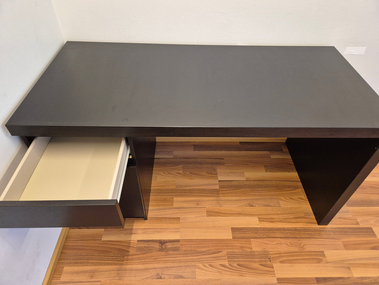 Ikea Malm Työpöytä