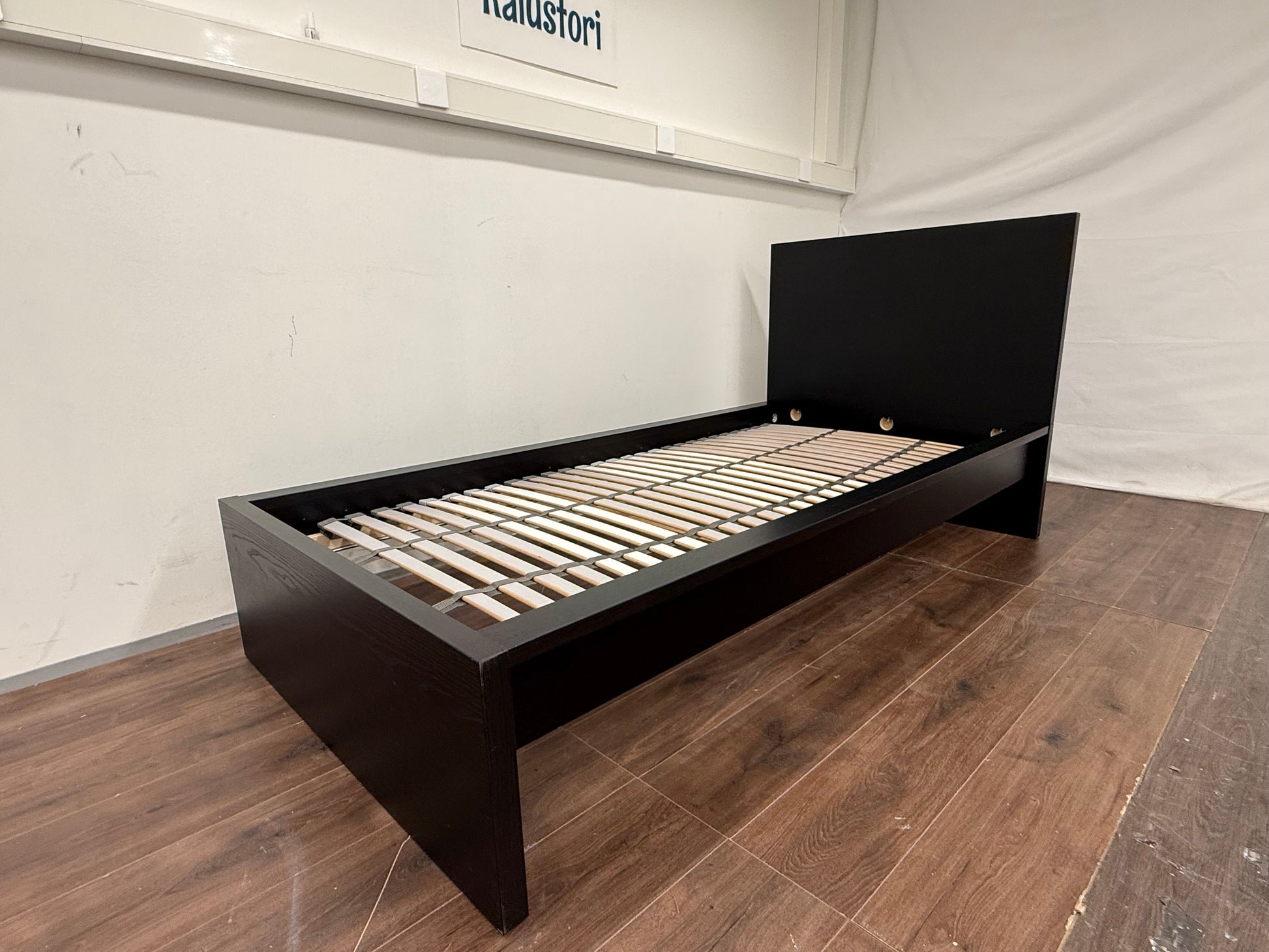 Ikea Malm 90x200 cm Sängynrunko musta Kalustori