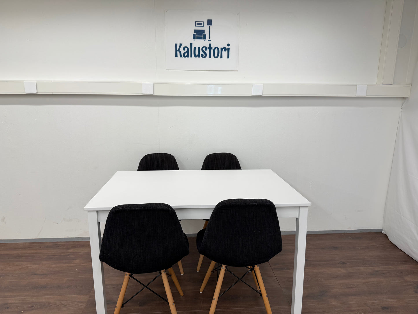 Jysk Ruokapöytä ja 4 Tuolia Kalustori