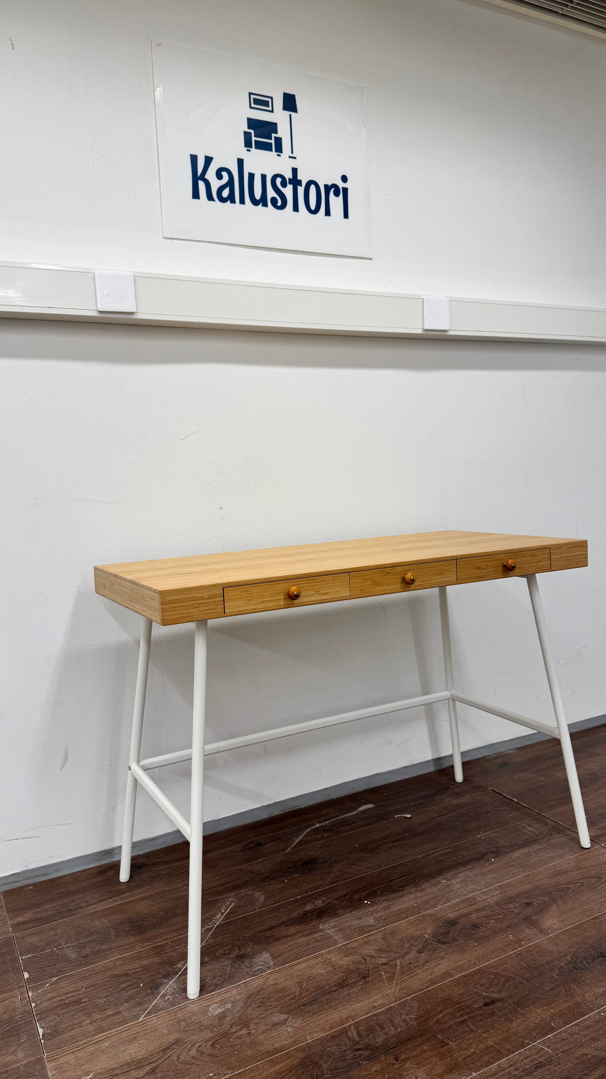 Ikea LILLÅSEN Työpöytä, bambu, 102x49 cm Kalustori