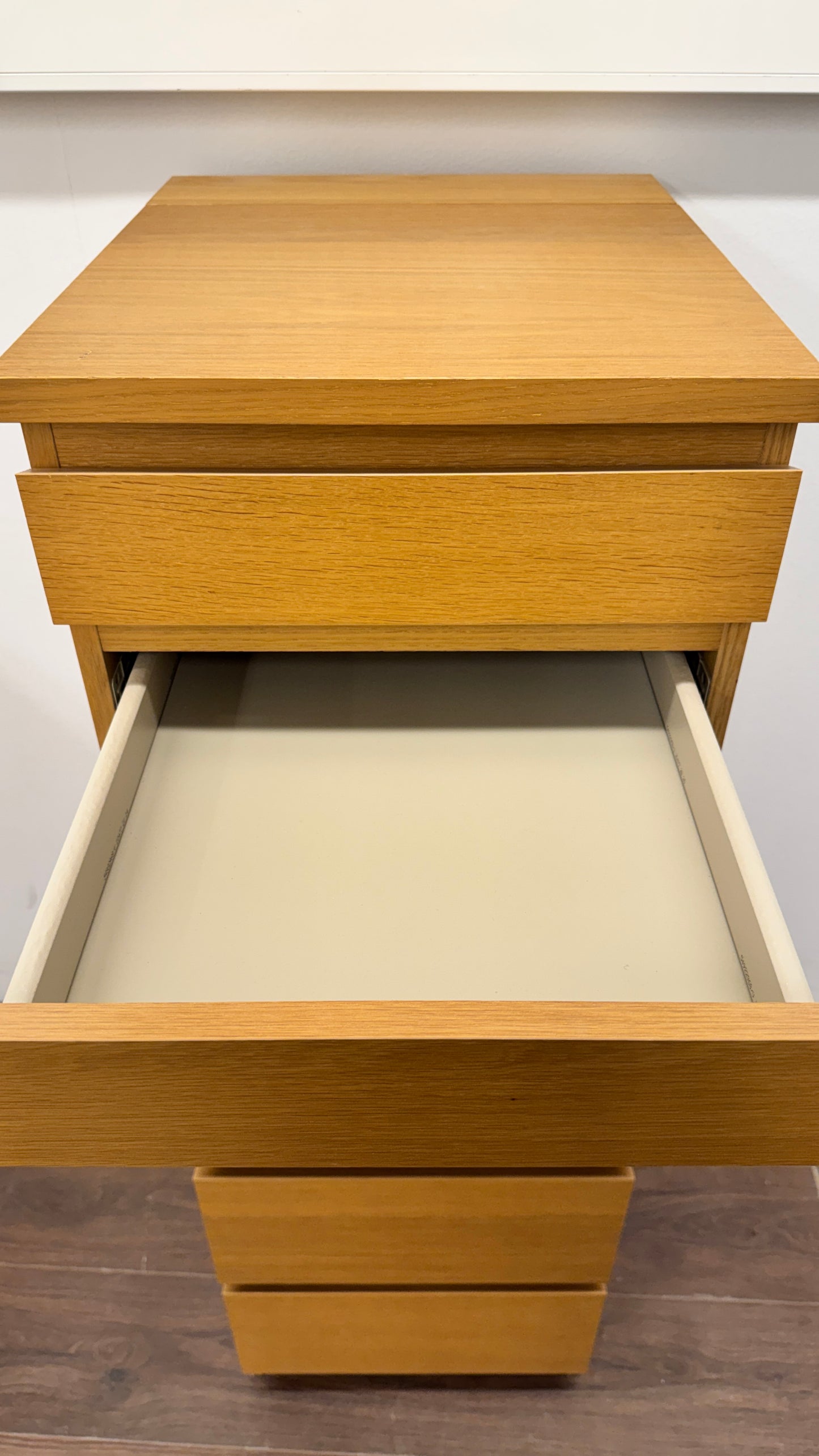 Ikea MALM Korkea Lipasto Peilillä 123x48 cm Kalustori