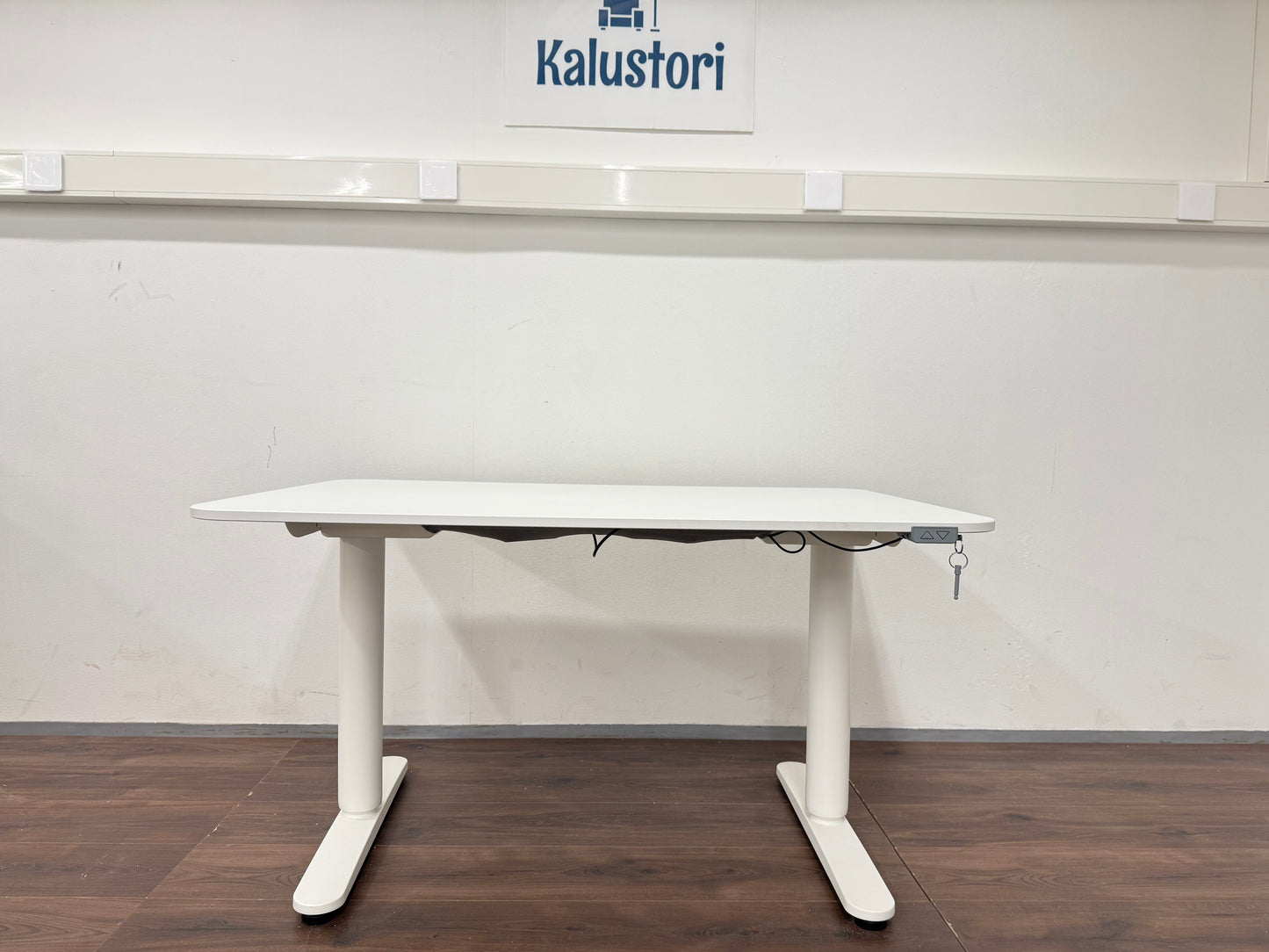 Ikea Bekant Työpöytä, säädettävä, valkoinen, 120x60 cm Kalustori