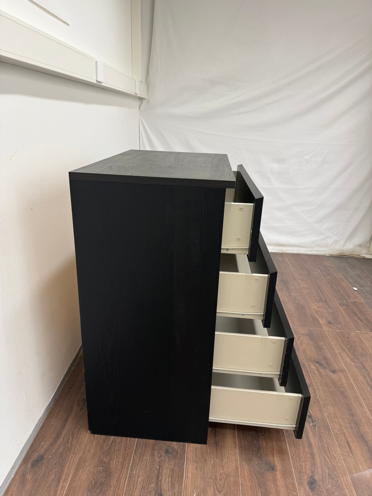 Ikea Malm Lipasto, 4 laatikkoa, Musta , 80x100 cm Kalustori