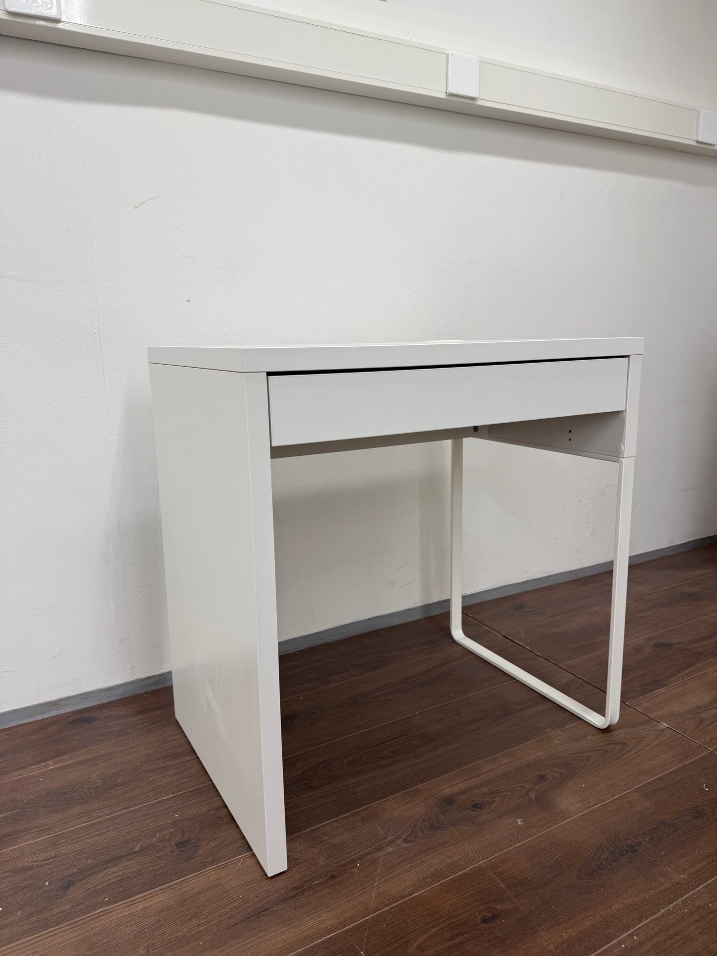 Ikea MICKE Työpöytä, valkoinen, 73x50 cm Kalustori