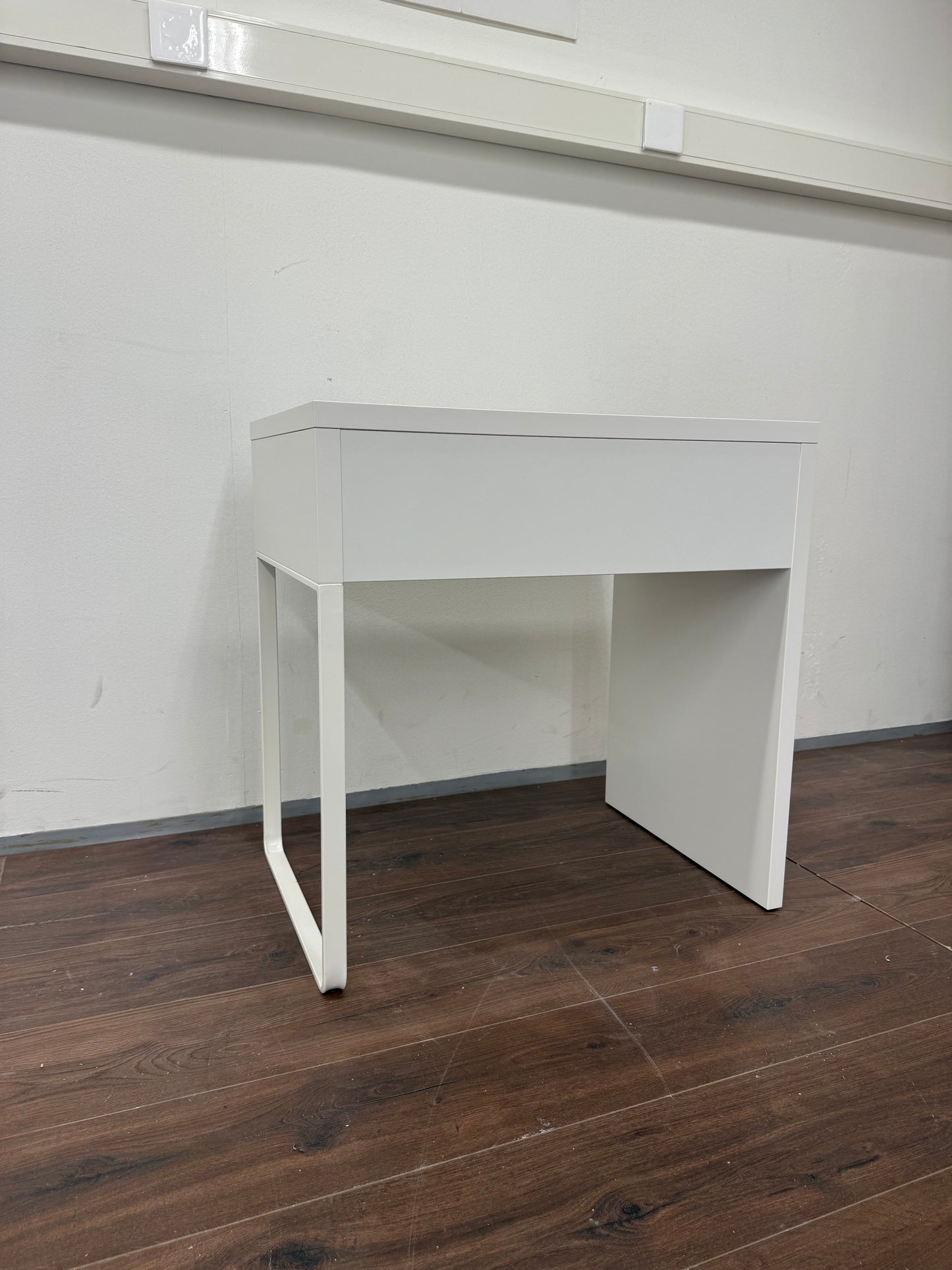 Ikea MICKE Työpöytä, valkoinen, 73x50 cm Kalustori