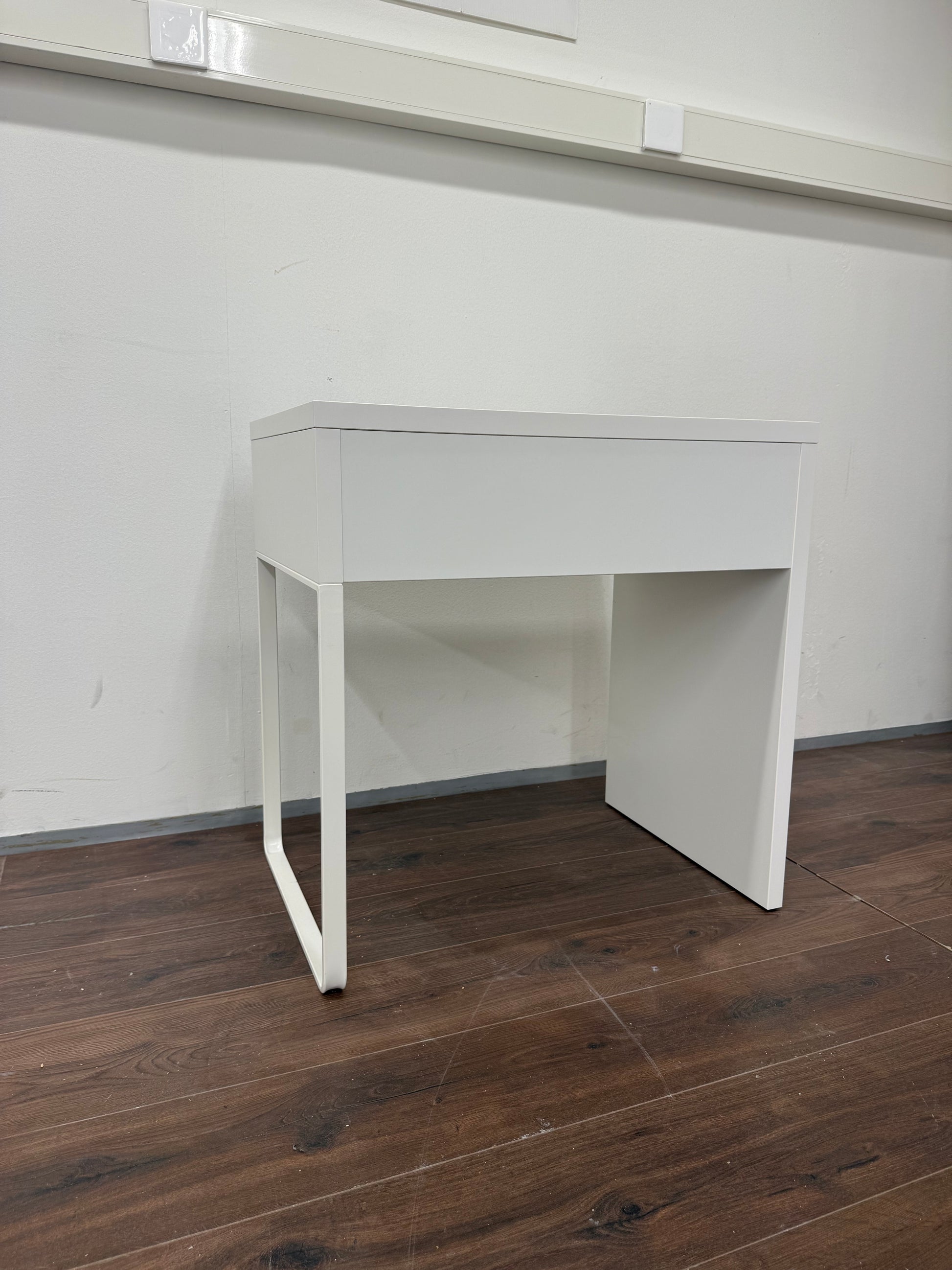 Ikea MICKE Työpöytä, valkoinen, 73x50 cm Kalustori