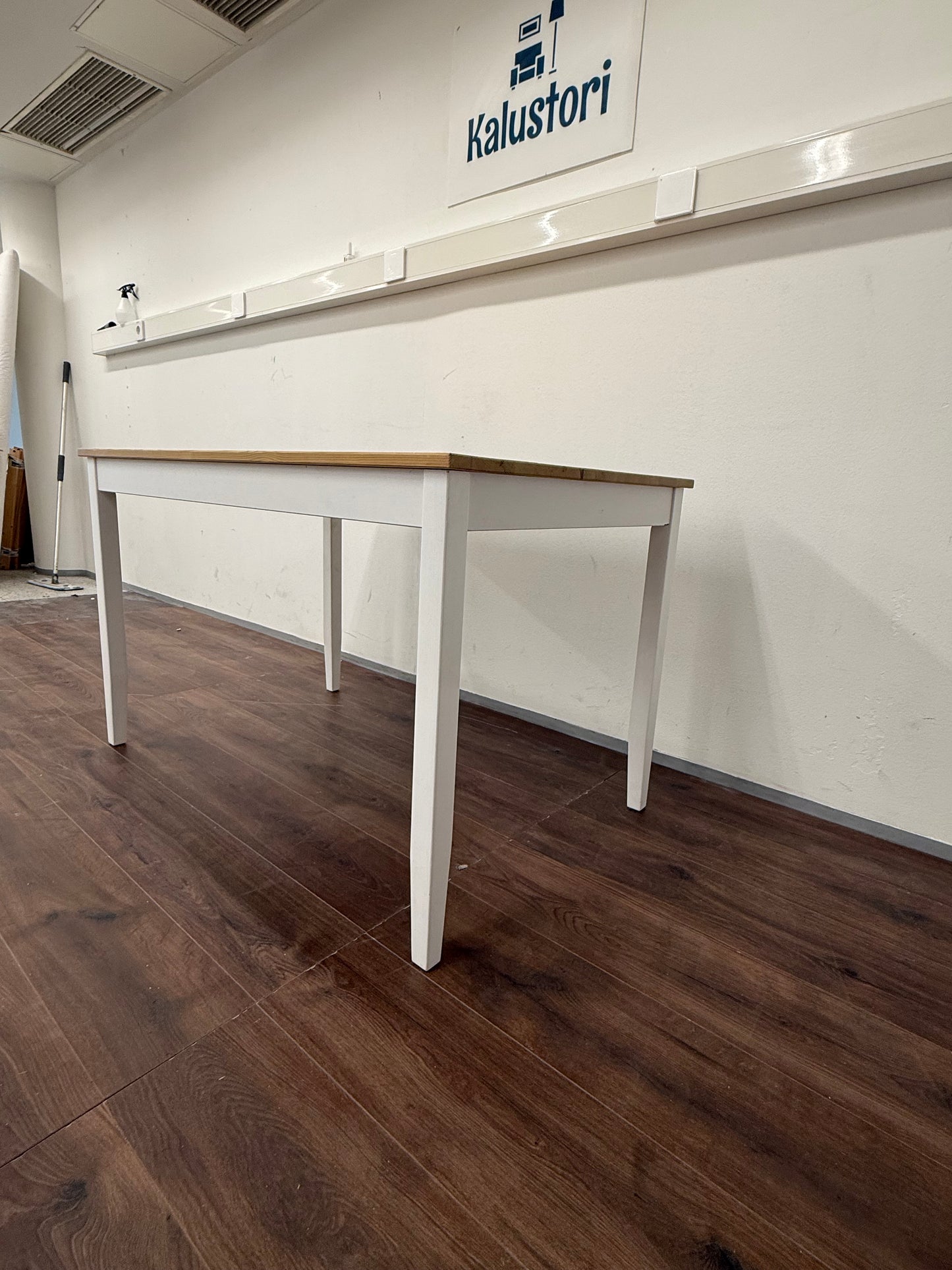 Ikea LERHAMN Keittiönpöytä 4Hengelle 118x74 cm Kalustori