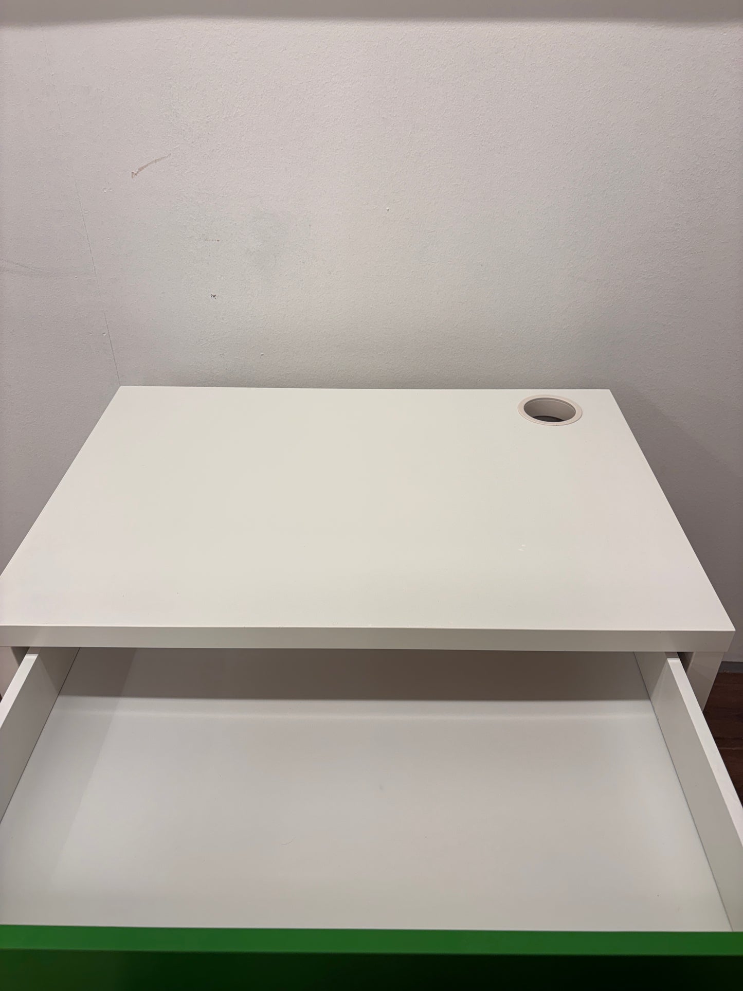 Ikea MICKE Työpöytä,valkoinen-vihreä, 73x50 cm Kalustori