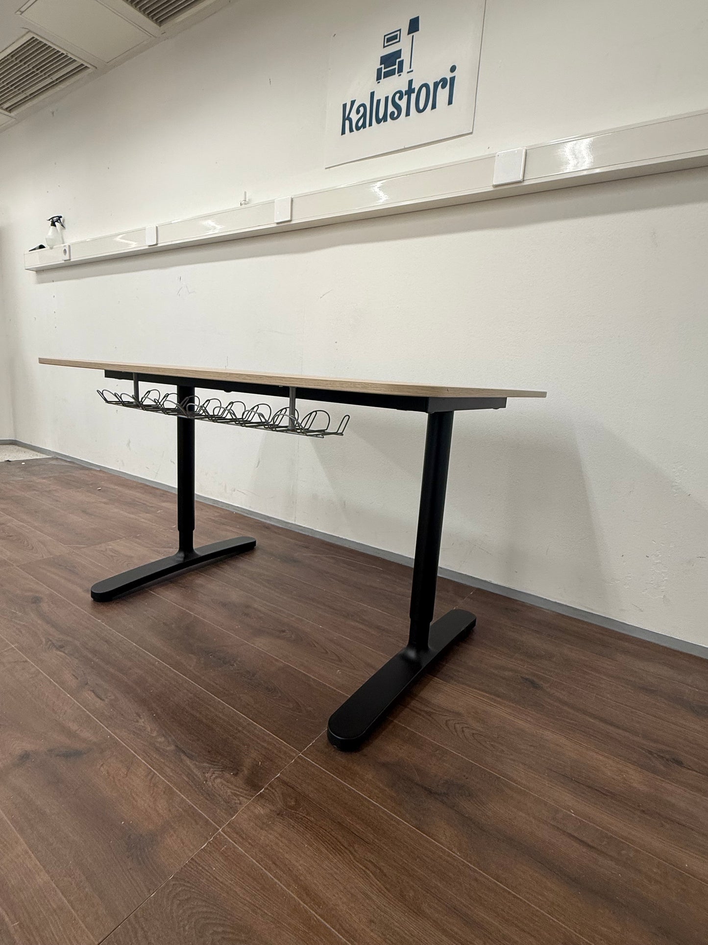 Ikea BEKANT 120-80 Työpöytä Korkeus Säädettävä Kalustori