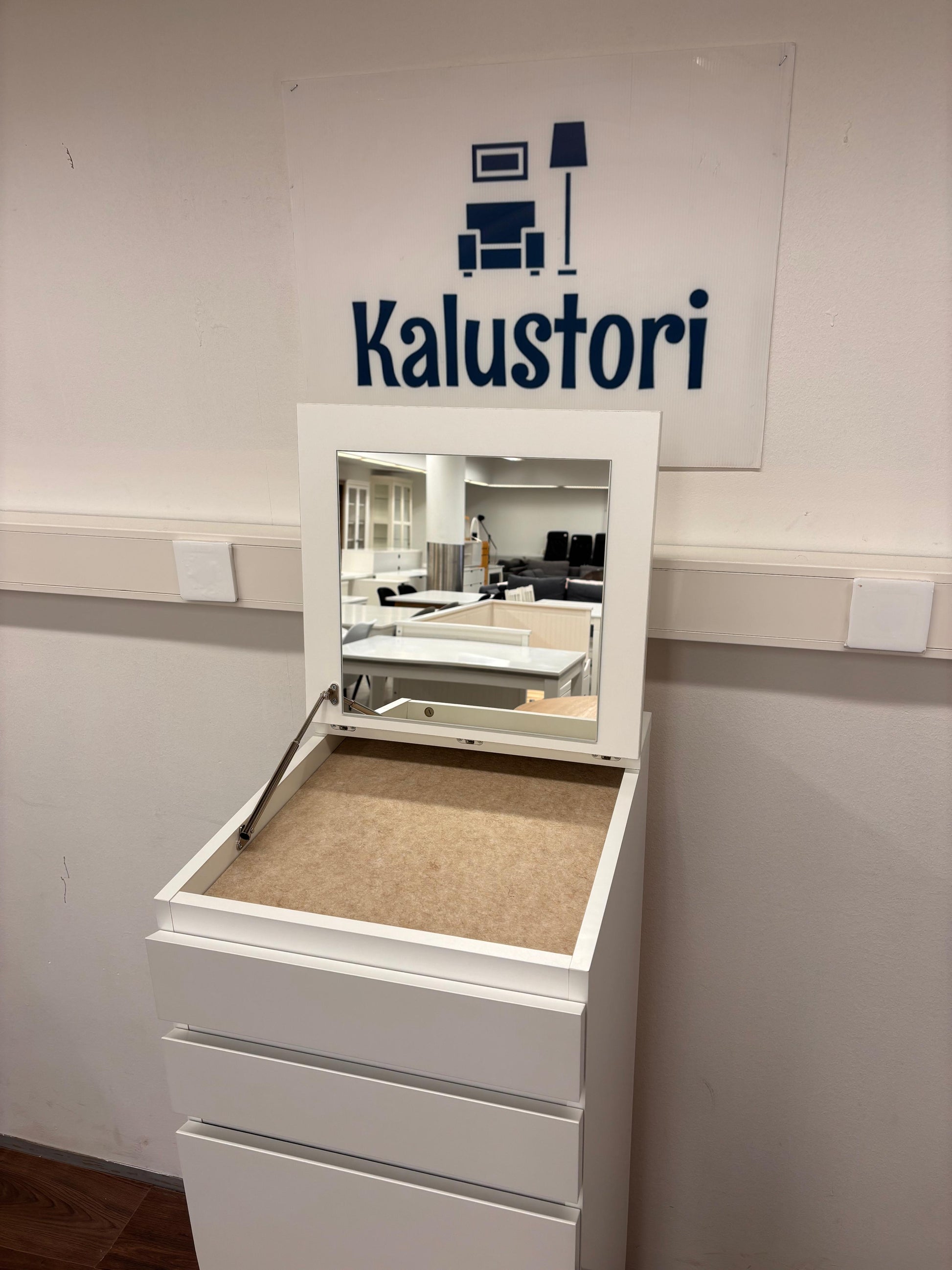 Ikea MALM Korkea Lipasto Peilillä 123x48 cm Kalustori