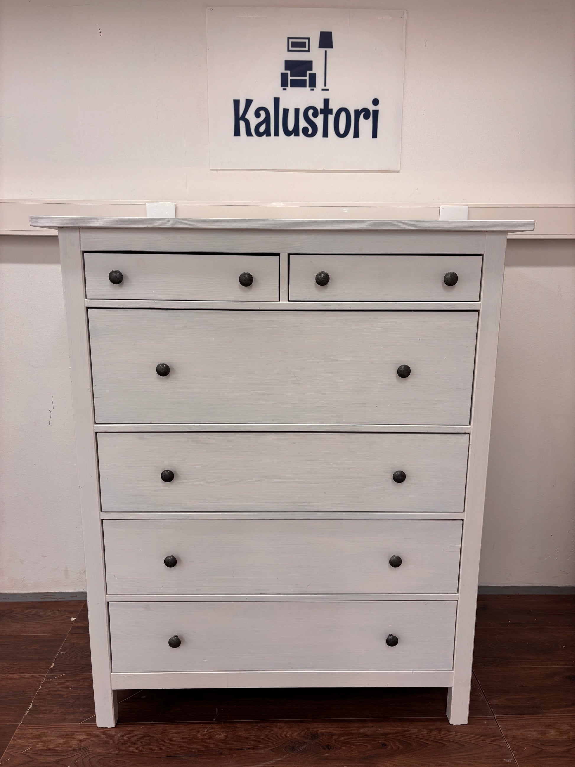Ikea HEMNES Lipasto, 6 laatikkoa, valkoiseksi petsattu, 108x131 cm Kalustori