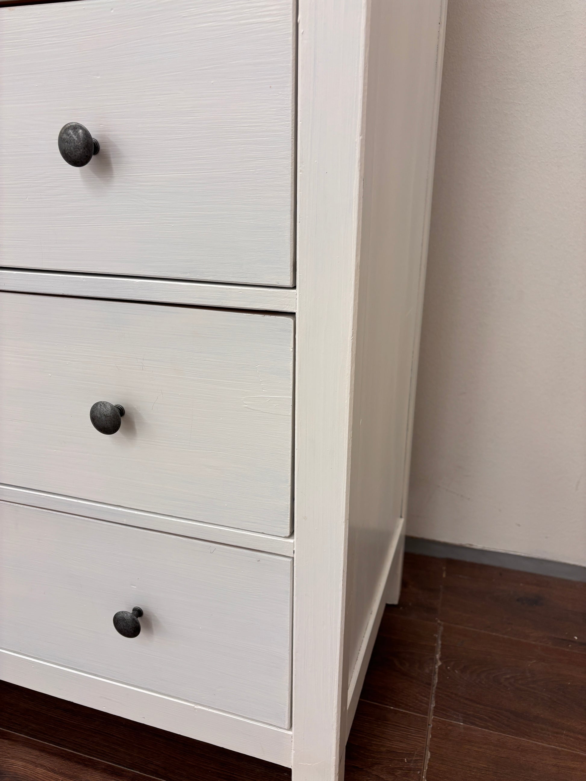 Ikea HEMNES Lipasto, 6 laatikkoa, valkoiseksi petsattu, 108x131 cm Kalustori