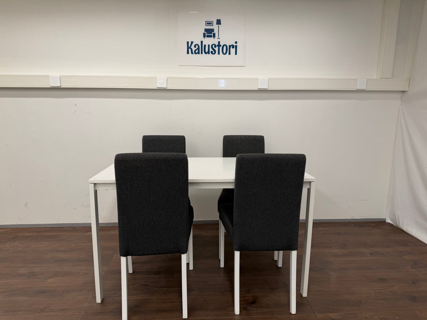 Ikea Melltorp Ruokapöytä ja 4 Tuolia Kalustori