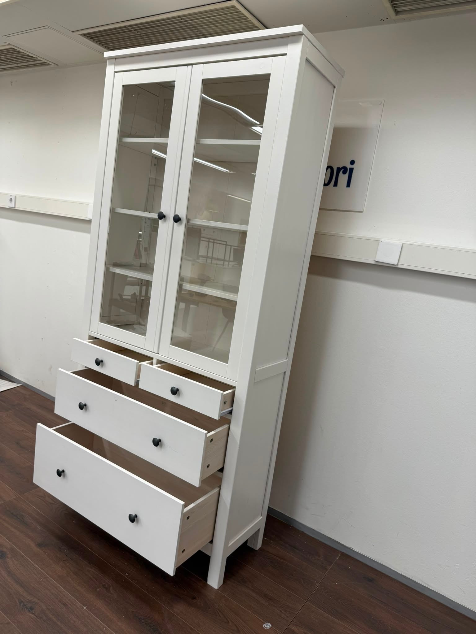 Ikea Hemnes Vitriini Kalustori