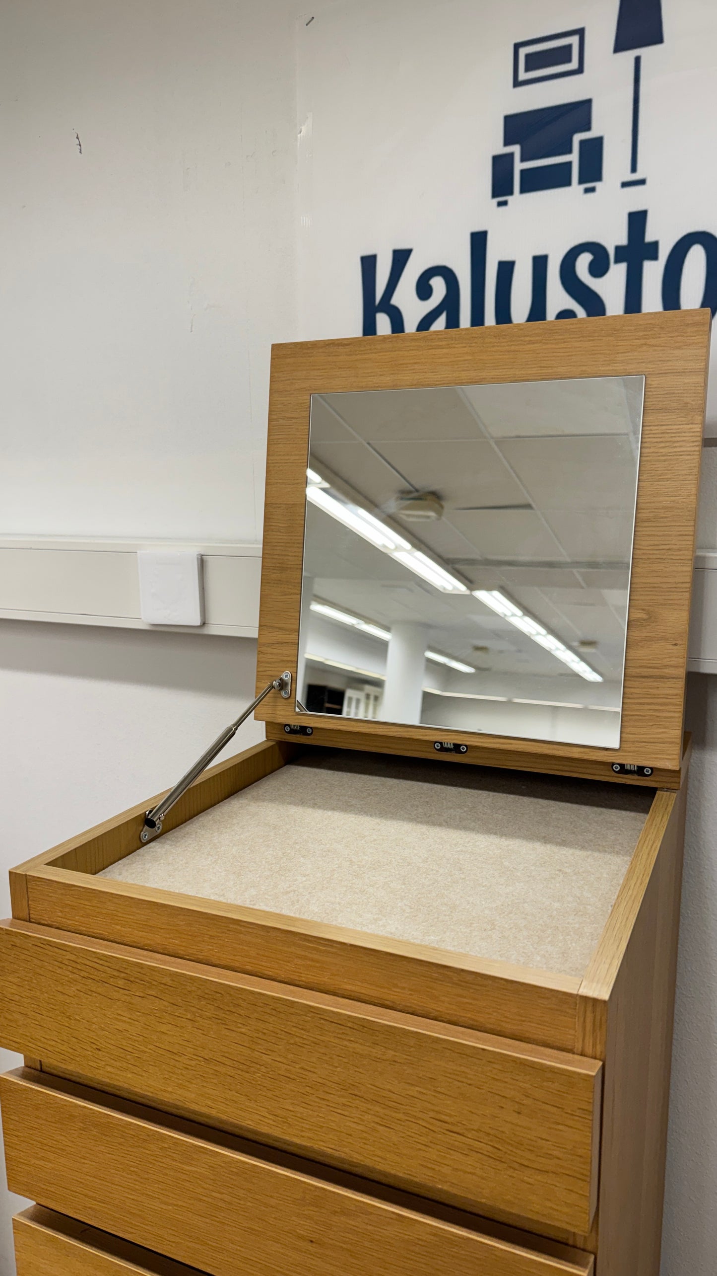 Ikea MALM Korkea Lipasto Peilillä 123x48 cm Kalustori