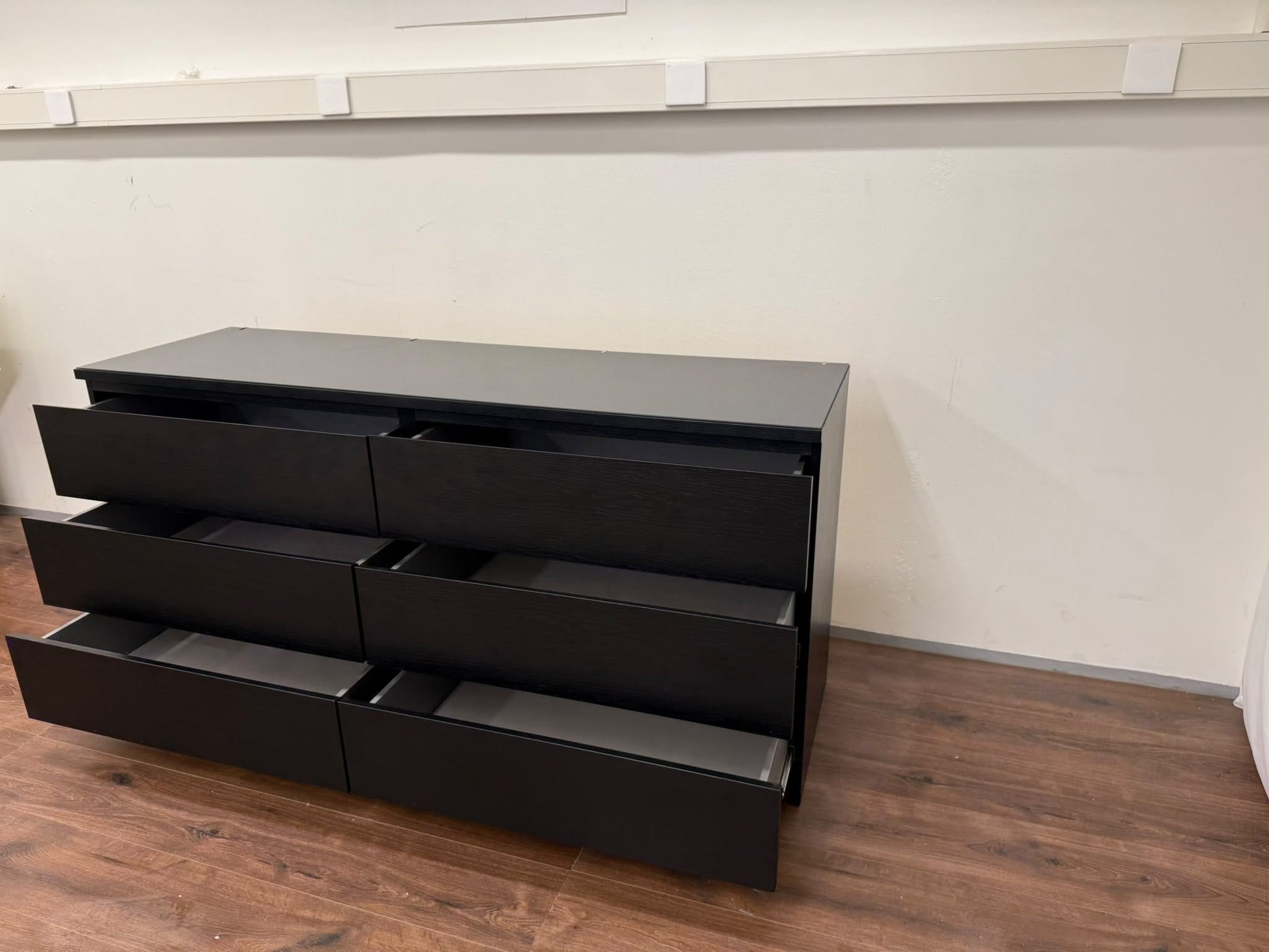 Ikea Malm 6 Laatikkoinen Lipasto/Senkki (Lasilevyllä) Kalustori